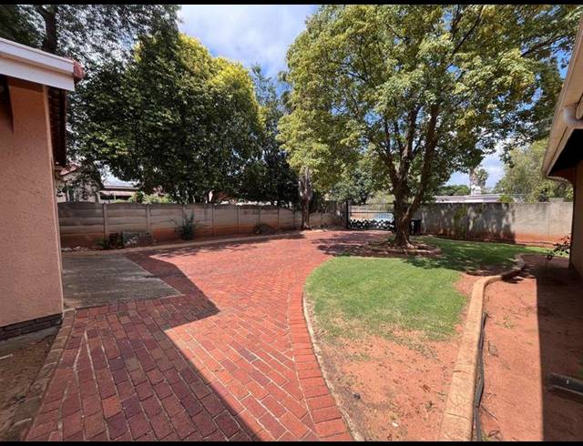 3 BEDROOM HOUSE FOR SALE IN BIRCH ACRES